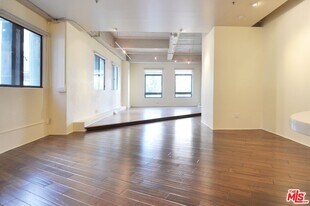 849 S Broadway in Los Angeles, CA - Building Photo