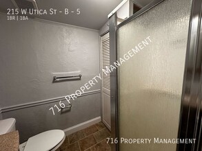 215 W Utica St in Buffalo, NY - Building Photo - Building Photo