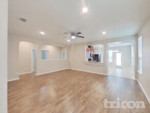 13338 Stetson Trail in San Antonio, TX - Foto de edificio - Building Photo