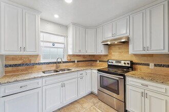 1003 Melbourne St in Houston, TX - Building Photo - Building Photo