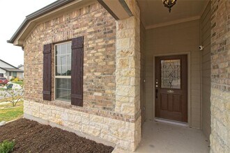 601 Hummingbird Ln in Leander, TX - Building Photo - Building Photo