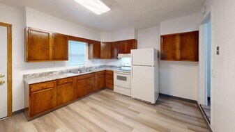 630 3rd Ave SE in Mandan, ND - Building Photo