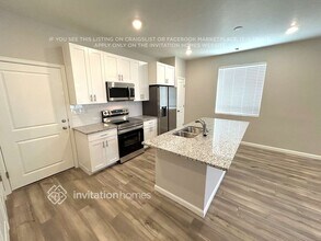 244 Harker Creek St in Saratoga Springs, UT - Foto de edificio - Building Photo