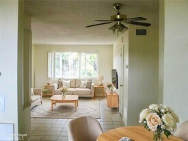 22855 Vanowen St, Unit 4 in Los Angeles, CA - Building Photo