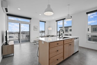The Common Place Apartments in Ashwaubenon, WI - Foto de edificio - Building Photo