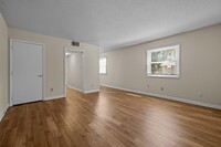 900 Moses Ct, Unit 901B in Raleigh, NC - Building Photo - Building Photo