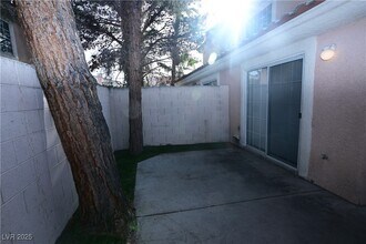 8465 Blue Island Ave in Las Vegas, NV - Building Photo - Building Photo