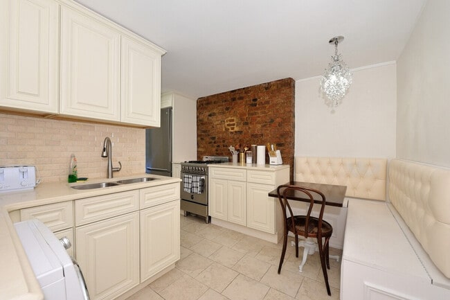 400 Broome St, Unit SI ID1323919P in New York, NY - Foto de edificio - Building Photo