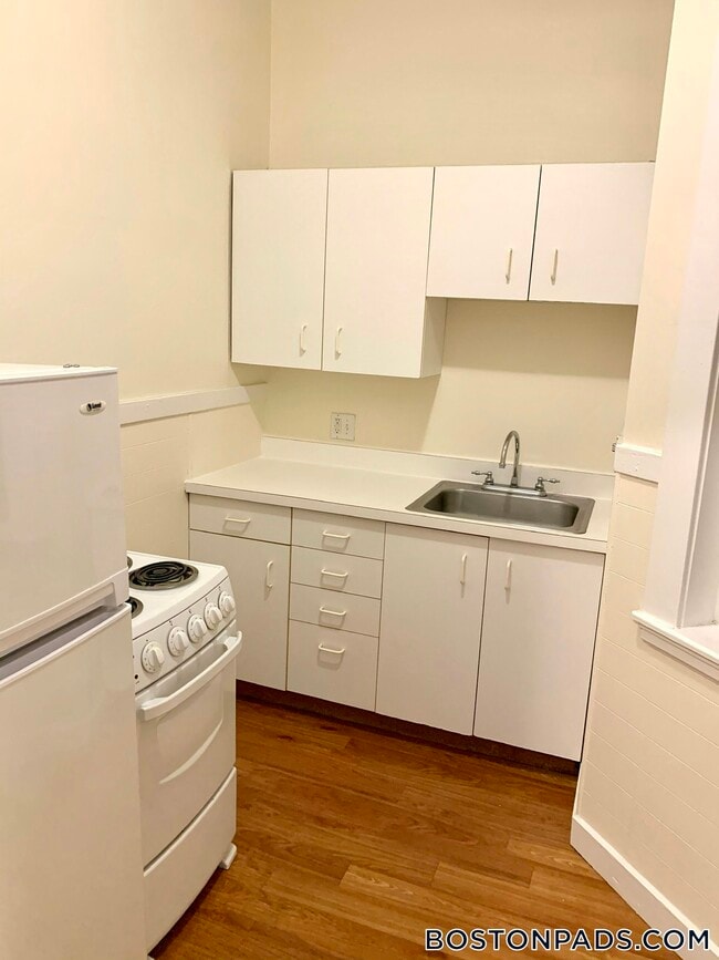 504 Beacon St, Unit 34 in Boston, MA - Foto de edificio - Building Photo