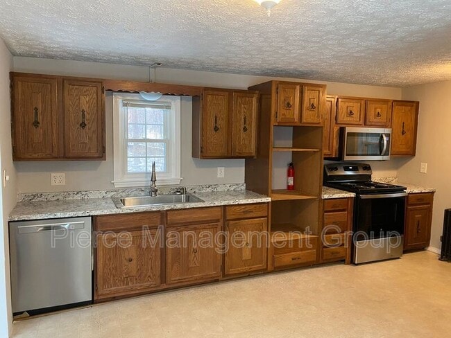 property at 939 Maplewood Ave