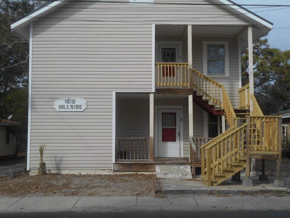 1616 Hillside Dr S in North Myrtle Beach, SC - Building Photo