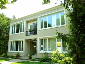 111 Crichton St in Ottawa, ON - Building Photo