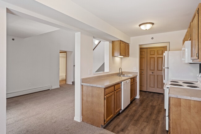 Highpointe Apartments in Allegan, MI - Foto de edificio - Building Photo