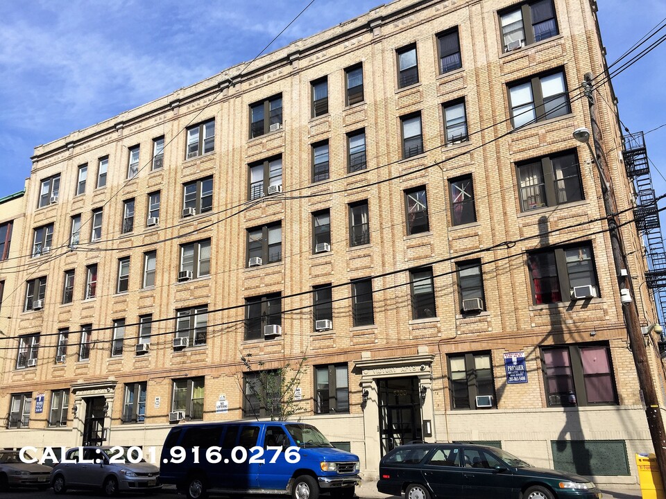 5304 Palisade Ave in West New York, NJ - Building Photo