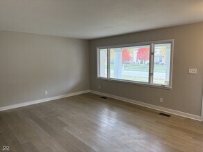 223 Carlin Dr in Carmel, IN - Building Photo - Building Photo