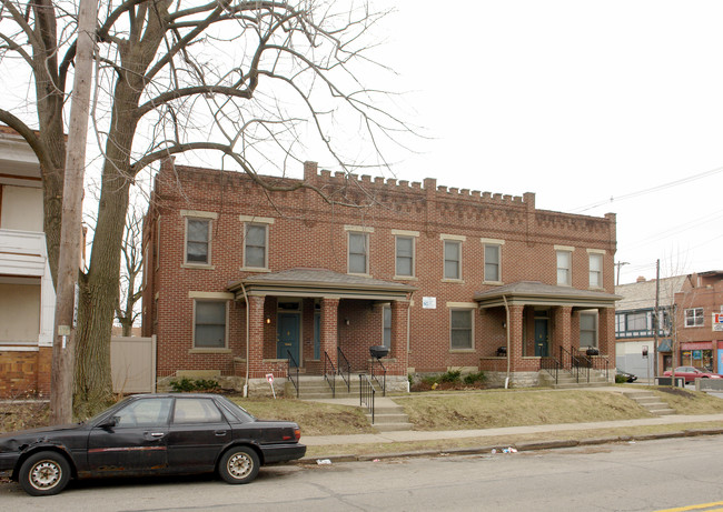 305-311 Chittenden Ave in Columbus, OH - Building Photo - Building Photo