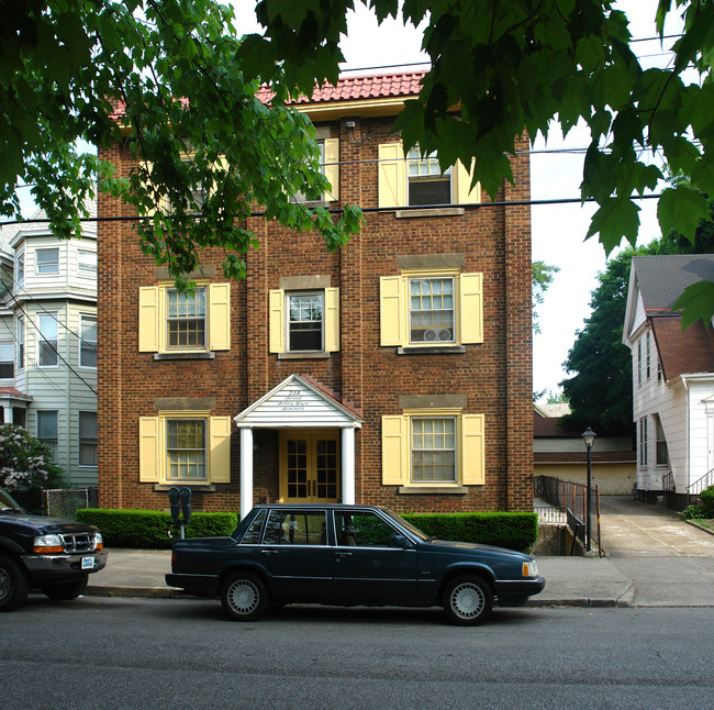 Anthony Wayne in Erie, PA - Foto de edificio - Building Photo