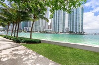 901 Brickell Key Blvd in Miami, FL - Building Photo - Building Photo