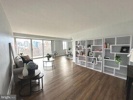 8315 N Brook Ln in Bethesda, MD - Building Photo