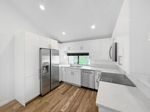 6186 Agee St in San Diego, CA - Building Photo - Building Photo