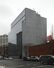 255 Hudson St in New York, NY - Foto de edificio - Building Photo