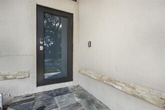 11335 SW 74th Ln in Miami, FL - Building Photo - Building Photo