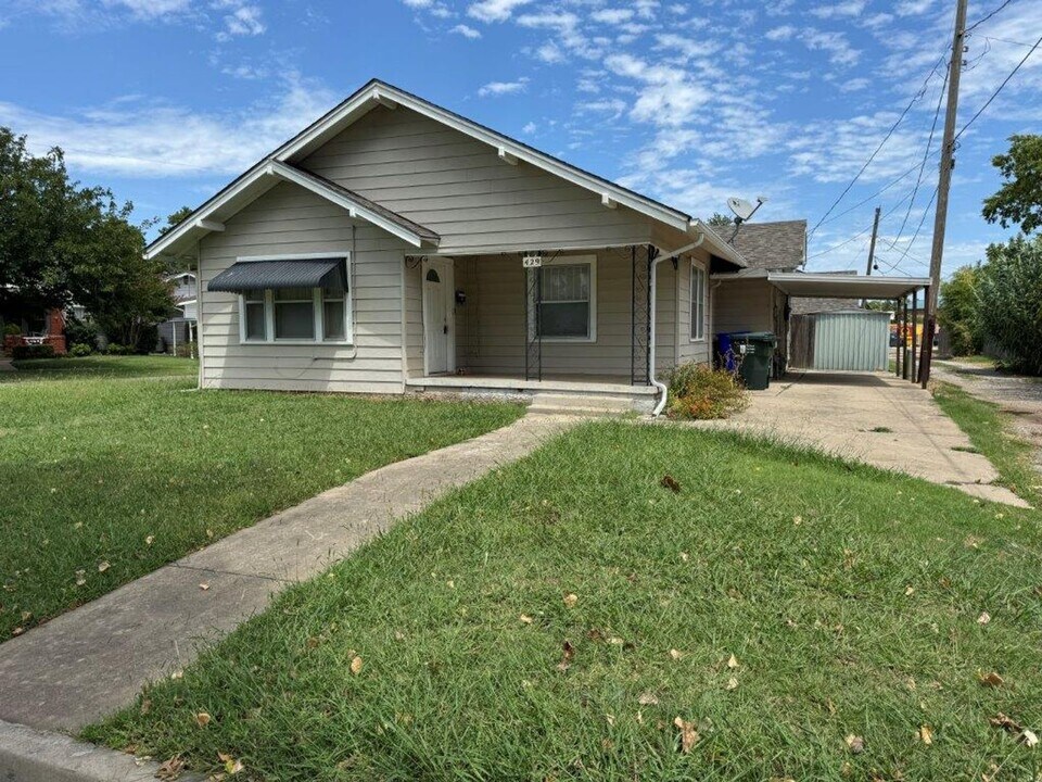 429 N Crawford Ave in Norman, OK - Building Photo