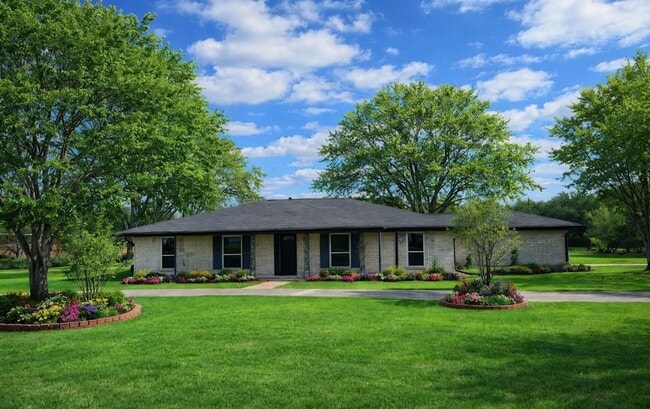 property at 108 Lakeshore Dr