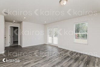 832 Whispering Creek Ave in Freeport, FL - Building Photo - Building Photo