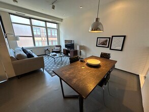 211 E Berkeley St in Boston, MA - Building Photo - Building Photo