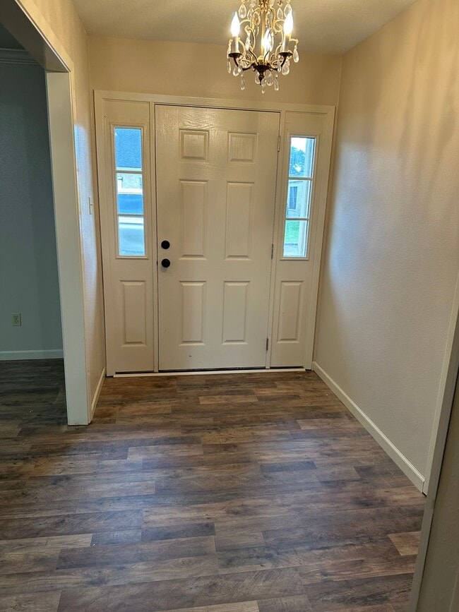 5830 Meadow Way in Beaumont, TX - Building Photo - Building Photo