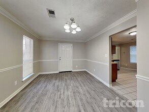 5625 Longbow Dr in Stone Mountain, GA - Building Photo - Building Photo