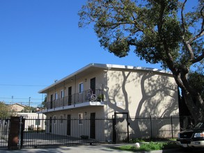 2315 E Spaulding St in Long Beach, CA - Building Photo - Building Photo