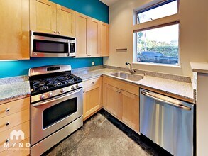 1222 32nd St in Oakland, CA - Building Photo - Building Photo