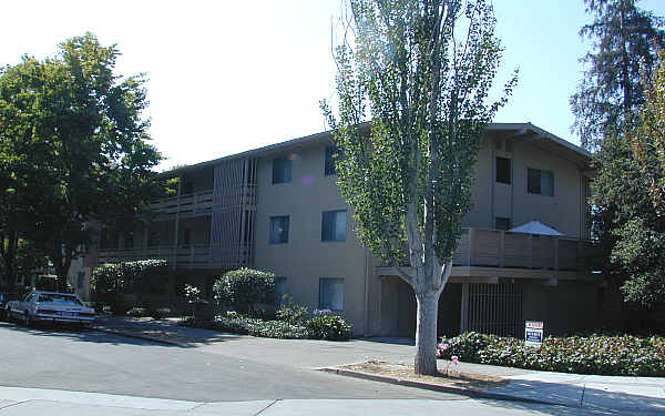 100-110 Webster St in Palo Alto, CA - Foto de edificio - Building Photo