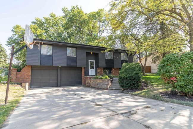 property at 6605 S 135th St