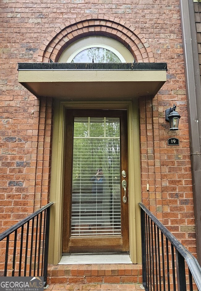 19 High Top Rd in Sandy Springs, GA - Foto de edificio - Building Photo