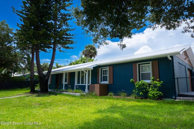 property at 1712 Pineapple Ave