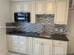 16121 SW 141st Ave in Miami, FL - Building Photo - Building Photo