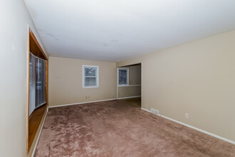 3711 Lake Dr in Robbinsdale, MN - Building Photo - Building Photo