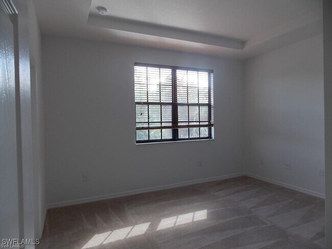 7376 Bristol Cir in Naples, FL - Building Photo - Building Photo