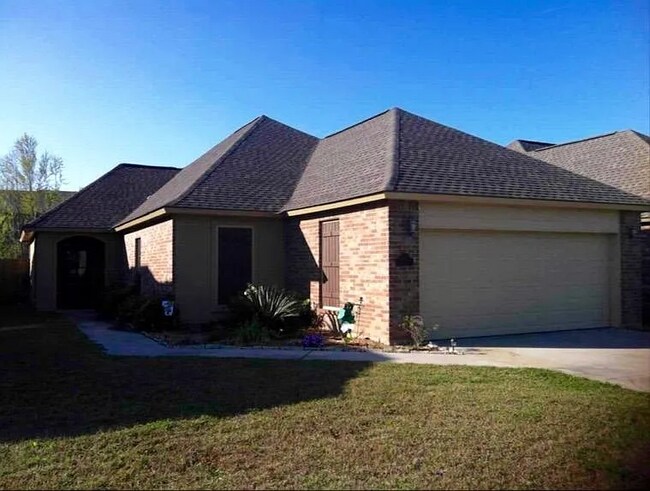 3318 Northlake Ave in Baton Rouge, LA - Building Photo - Building Photo