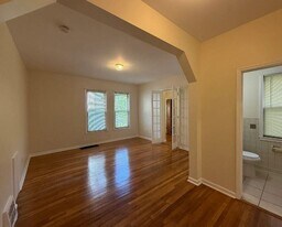 70 Holbrook in Detroit, MI - Building Photo