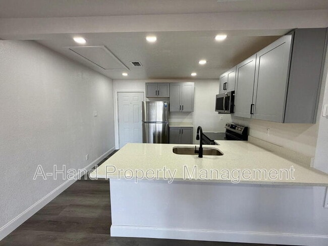 15945 Villa City Rd in Groveland, FL - Building Photo - Building Photo