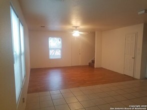 8024 Maverick Climb in San Antonio, TX - Building Photo - Building Photo