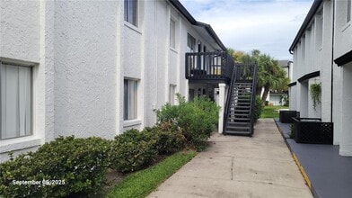 4111 S Semoran Blvd in Orlando, FL - Building Photo - Building Photo