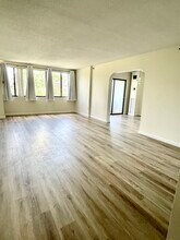 1731 Beacon St, Unit 513 in Brookline, MA - Building Photo - Building Photo