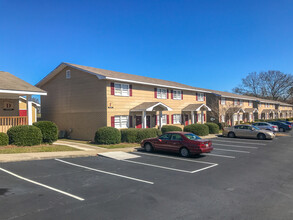 Westwood Apartments in Warner Robins, GA - Building Photo - Building Photo