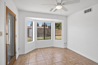 8308 E Turney Ave in Scottsdale, AZ - Building Photo - Building Photo