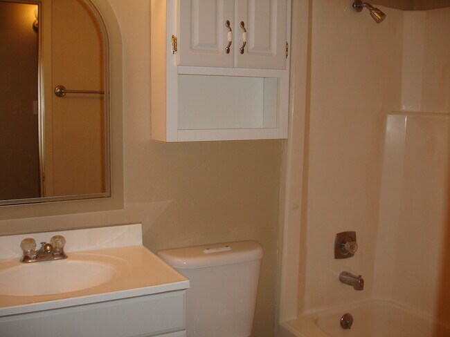 4155 Freestone St in San Antonio, TX - Building Photo - Building Photo